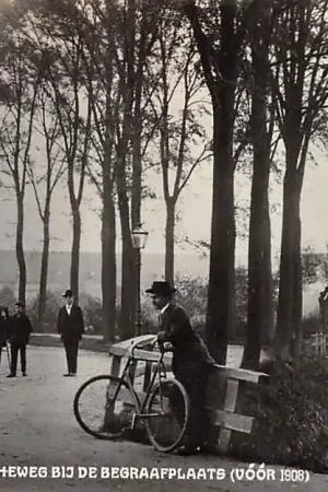 Dordrecht Dubbeldamscheweg bij de Begraafplaats (voor 1908) Deze kaart is uit 1934 HC14884 Niska cena