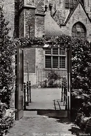 Gouda Achter de Kerk St. Jan Toegangsbrug Museumtuin voor het Lazaruspoortje geplaatst werd HC14700 Szybka dostawa
