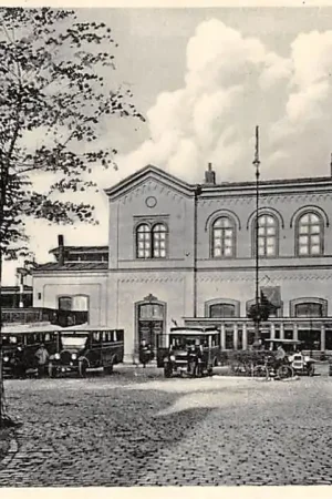 Gouda Station met bus en auto Spoorwegen HC14744 Oferta