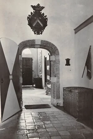 Gouda Oosthaven Stedelijk Museum Het Catharina Gasthuis Doorkijk van het ruim naar het voorhuis 1959 HC14687 Tylko dziś