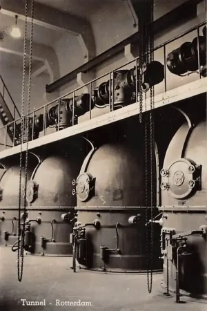 Ostatnia szansa Rotterdam Maastunnel Ventilatietoren Type fotokaart HC14228