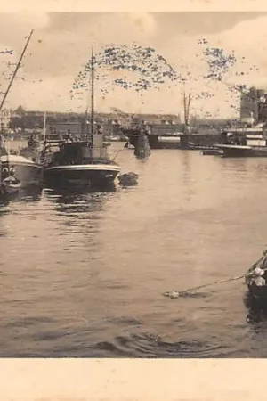 Bezpieczna płatność Rotterdam Rijnhaven met binnenvaart schepen en roeiboot Scheepvaart 1915 HC14173