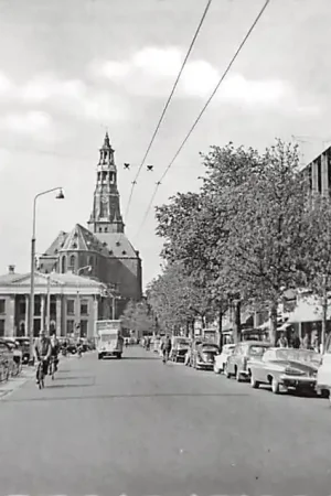 Popularny Groningen Vismarkt met auto HC14027