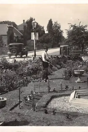 Yerseke Damstraat met monument Floralia 1942 HC13342 Autentyczny