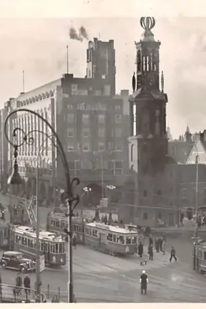 Najlepsza cena Amsterdam Muntplein met trams en auto HC13330