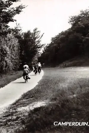 Tani Camperduin Rijwielpad naar zee 1963 HC13247