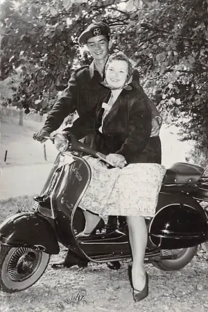 Militair Soldaat met vriendin op scooter HC12561 Tylko dziś