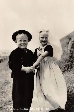 Walcheren Walcherse klederdracht Kinderen op de foto Vintage C12887 Promocja