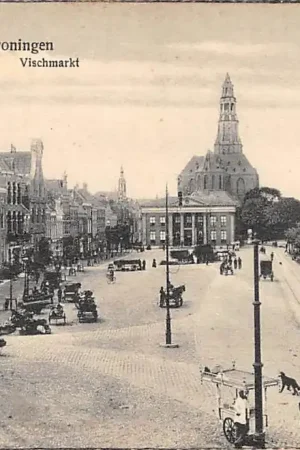 Wyprzedaż Groningen Vischmarkt met IJsverkoper en Tram 10 HC11925