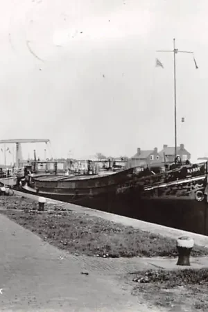 Zwartsluis Havendijk Motorvrachtschip Harry Binnenvaart schepen Scheepvaart 1974 HC11696 Darmowa dostawa