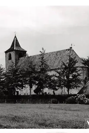 Westergeest Fotokaart Kerk en Kerkhof Begraafplaats Tussen Kollum en Dokkum HC11493 Kup teraz