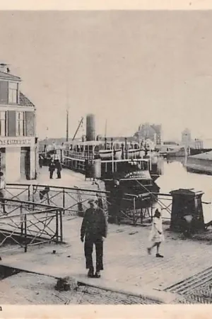 Szybka dostawa Lemmer Binnehaven met veerboot Jan Nieveen Groningen N.V. Albino Maatschappij Binnenvaart schepen Scheepvaart 1929 HC11421