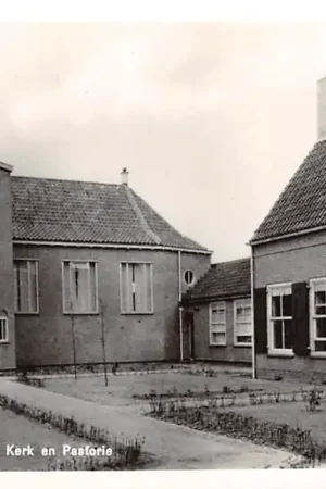 Premium Vrouwenpolder Gereformeerde Kerk en Pastorie HC11032