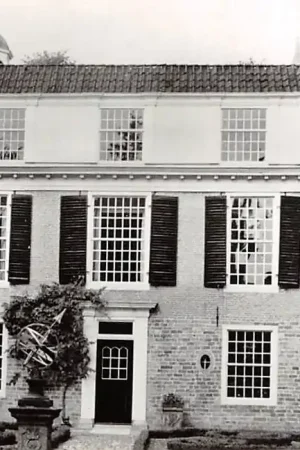 Oferta limitowana Assen Achtergevel tuinzijde van het Ontvangershuis v.h. Prov. Museum van Drenthe 1953 HC9673