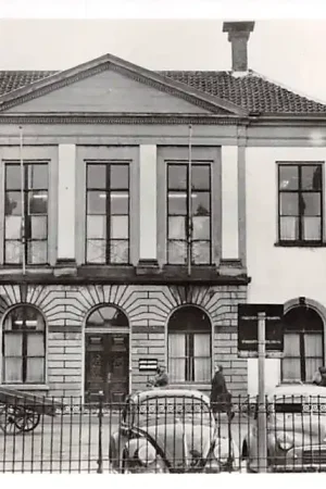 Alphen aan den Rijn Raadhuis Julianastraat en Auto VW HC9357 Darmowa dostawa