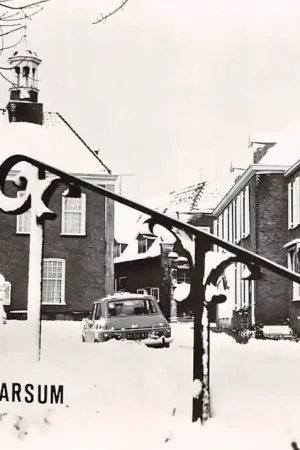 Ootmarsum in de sneeuw met auto 1976 HC9348 Ekspresowa dostawa