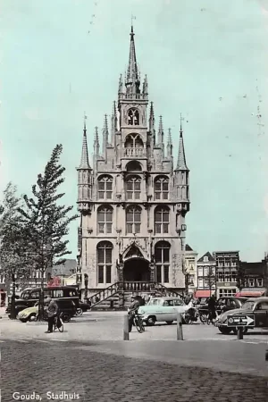 Gouda Stadhuis Markt met bus en auto 1958 HC9301 Kup teraz