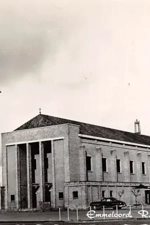 Emmeloord R.K. Kerk met Pastorie Auto 1961 HC9218 Wysoka jakość