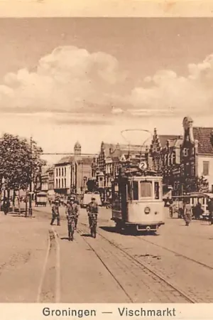 Rabat Groningen Vischmarkt met tram Lijn 2 HC8803