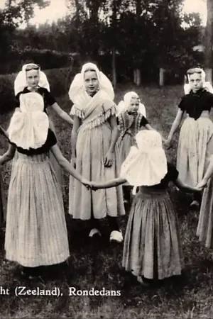 Walcheren Walcherse Klederdracht Meisjes rondedans klederdracht Vintage HC8834 Rabat