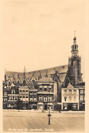 Gouda Markt met St. Janskerk Expeditiebedrijf Van Gend en Loos Nederlandse Spoorwegen HC7904 Popularny