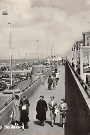 Oferta limitowana Scheveningen Gezicht op Boulevard Auto Zee 1955 HC7709