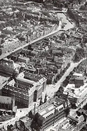 Bezpieczna płatność Amsterdam Damrak omstreeks 1925 Heruitgave 1975 KLM Luchtfoto HC7579