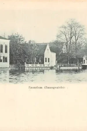 Zaandam Zaangezicht met binnenvaart schepen Scheepvaart HC7571 Premium