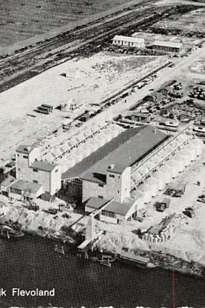 Wyprzedaż Dronten Luchtfoto Oostelijk Flevoland Graansilo's HC7157