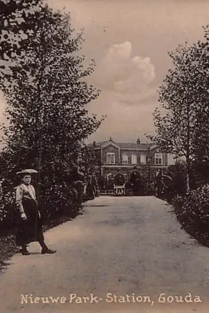 Gouda Nieuwe Park Station met mevrouw Gompers Van Bergen IJzendoornpark Militair verzonden 1917 HC7095 Wysoka jakość