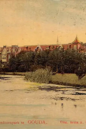 Gouda Van Bergen IJzendoorn park en Van Beverninglaan 1909 HC7072 Ostatnia szansa