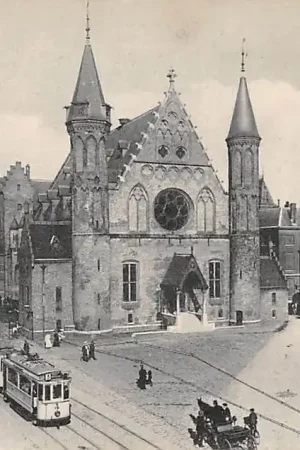 Den Haag Ridderzaal met trams en paard en wagen HTM Tram Lijn 3 No. 15's-GravenhageHC6494 Ekspresowa dostawa