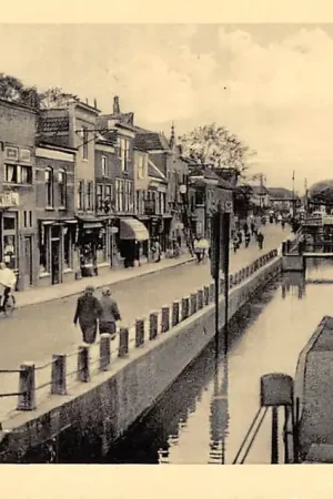 Gouda Spoorwegstraat met gracht Rechts Joodse Begraafplaats en Opel Garage Spoorwegovergang HC6438 Zwrot pieniędzy