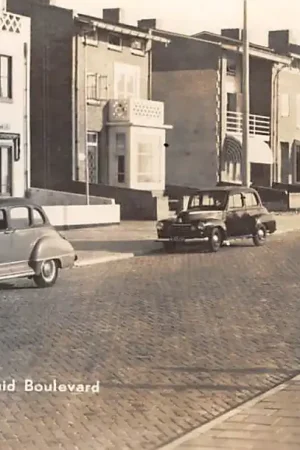 Katwijk aan Zee Zuid Boulevard met auto 1952 HC6192 Premium