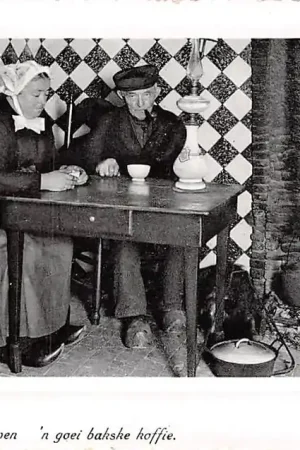 Noord-Brabant Dorpsleven 'n goei bakske koffie Klederdracht Vintage HC5635 Ekspresowa dostawa