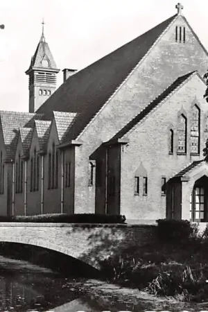 Premium Leerdam R.K. Kerk 1958 HC5158
