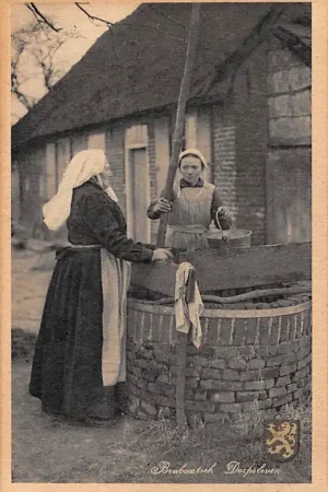 Tani Noord-Brabant Brabantsch Dorpsleven Vrouwen aan de put Klederdracht Vintage HC4432
