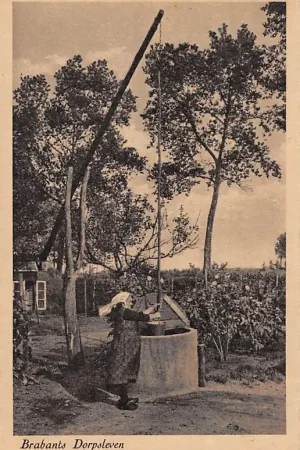 Rabat Noord-Brabant Dorpsleven Een emmerke water putte. Klederdracht Vintage HC4162