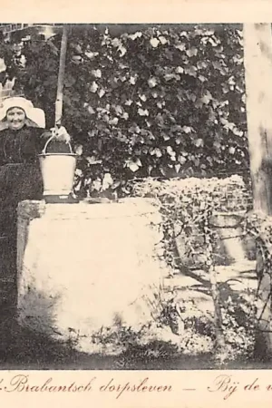 Noord-Brabant Dorpsleven Bij de waterput Klederdracht Vintage HC3442 Promocja