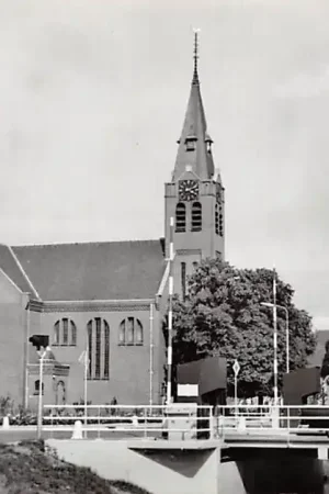 Darmowa dostawa De Meern Ned. Hervormde Kerk met brug en auto HC2861