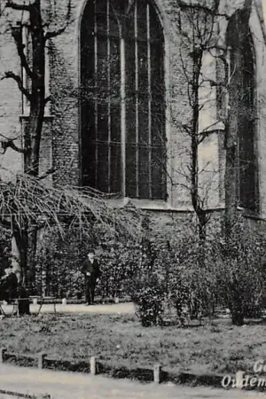 Wyprzedaż Gouda Achter de Kerk Oudemannenhuisplantsoen 1907 Voormalige kerkhof HC2975