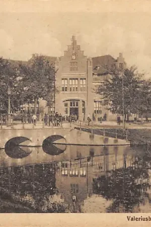 Popularny Hoorn Veliusbrug en M.U.L.O. School HC2762