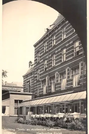 Kup teraz Utrecht Stads- en Academisch Ziekenhuis Heelkundige Kliniek 1938 HC2498