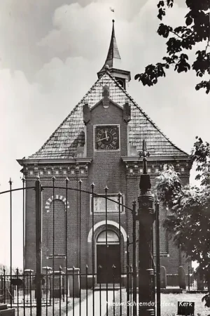 Nowość Nieuw Scheemda Hervormde Kerk met begraafplaats HC2478