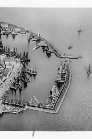 Niska cena Volendam 1927 KLM Luchtfoto 27-157 Haven met vissers schepen HC2343