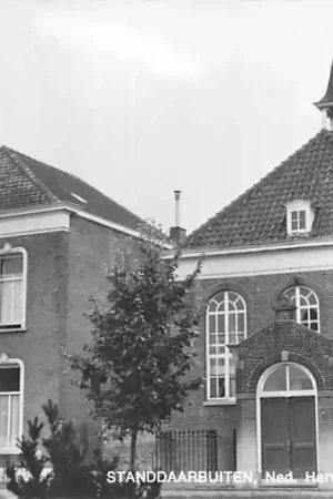 Premium Standdaarbuiten Ned. Hervormde Kerk met Pastorie HC2222