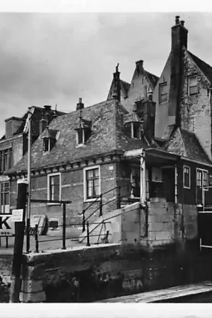 Gouda Tolhuis met Haven sluis vlak voor de afsluiting 1950 HC2070 Ostatnia szansa