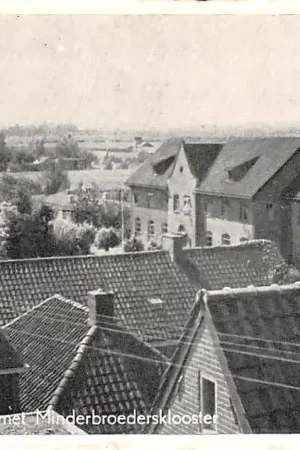 Drachten Panorama met Minderbroedersklooster 1953 HC1571 Promocja