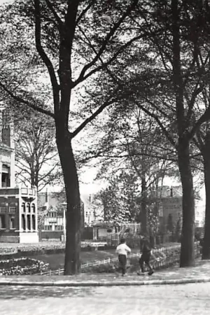 Zo was Dordrecht Stationsweg - Burg. De Raadtsingel omstreeks 1910 HC16942 Ostatnia szansa