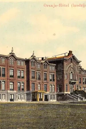 Scheveningen Oranje-Hotel (landzijde) 1919 HC8482 Ostatnia szansa